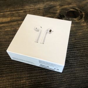 Non-Authentic Apple AirPods.
